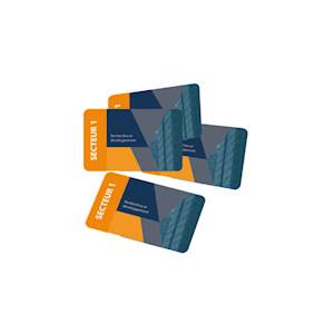 Finitions :
Impression quadri simple face ou recto/verso.
Découpe géométrique ou découpe à la forme
(sous réserves techniques).
Avantages :
Excellente finition. 
Exemples d’applications : Stop rayon, PLV.
Conseils de «pro» :
Le pvc n’apprécie... 